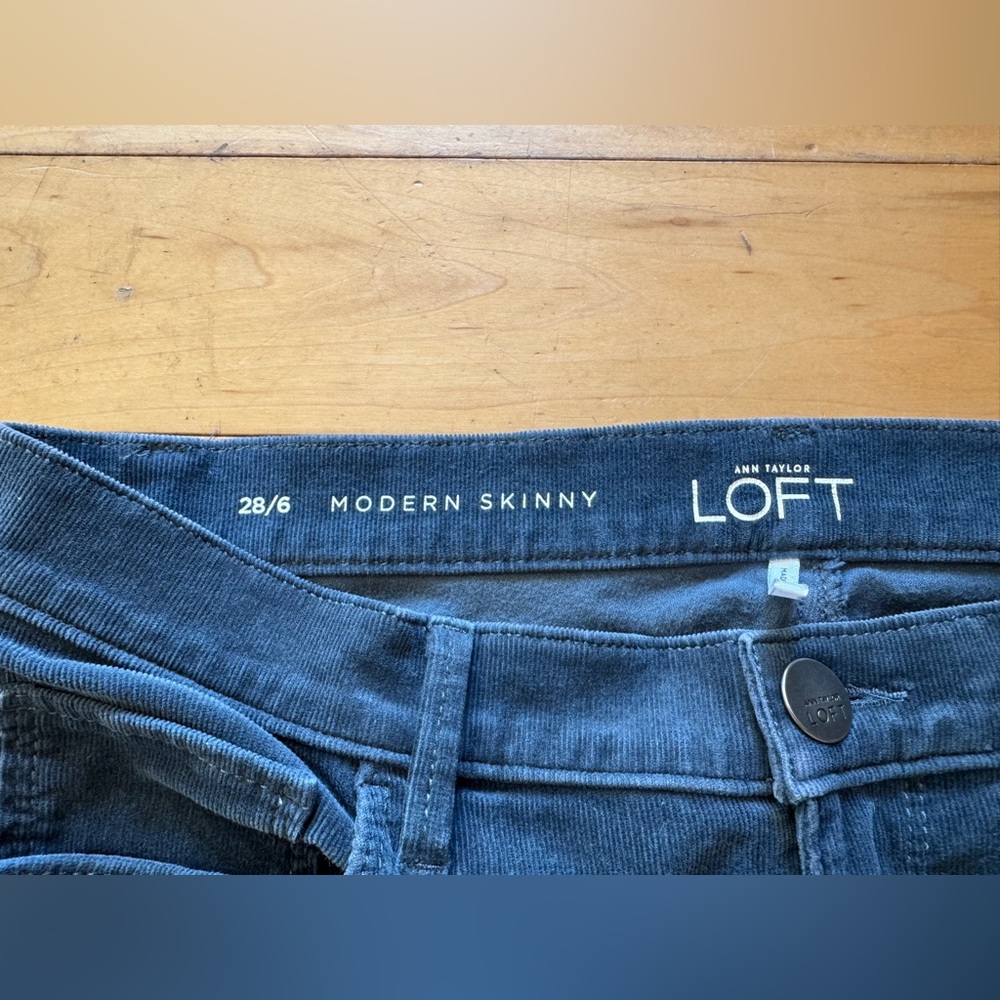 Loft‎ Modern Skinny corduroy navy pants mid rise women’s size 6 - Picture 3 of 4